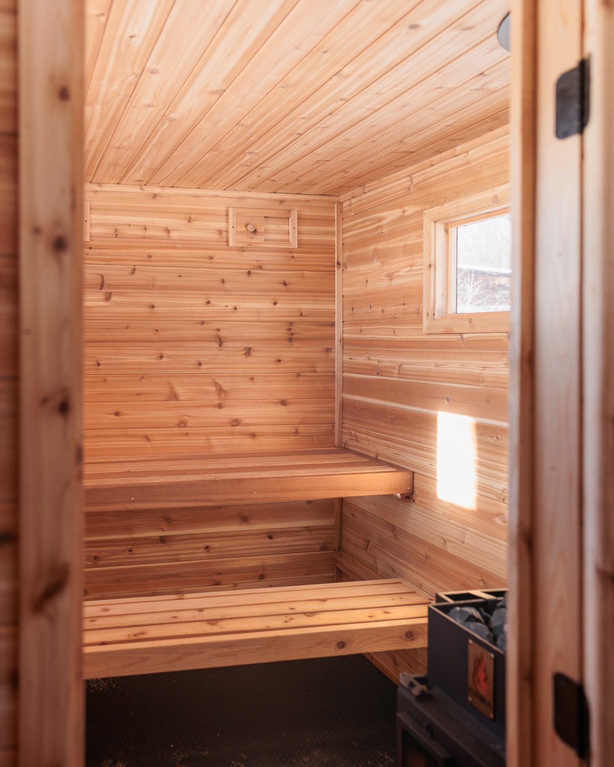 Sauna benches in the Thousand Lakes Rental sauna